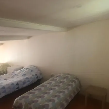 Maison Pour Ouvriers Seulement Pas De Tourisme, Ni Famille Holiday home