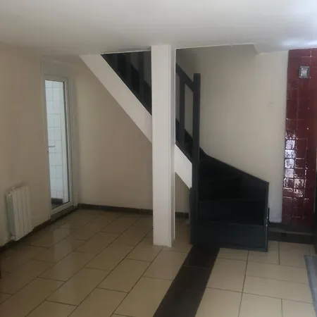 Holiday home Maison Pour Ouvriers Seulement Pas De Tourisme, Ni Famille *